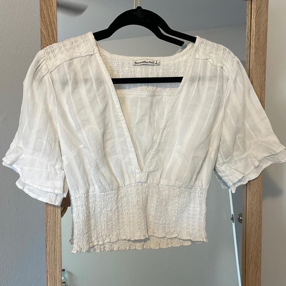 Abercrombie white cropped blouse, S